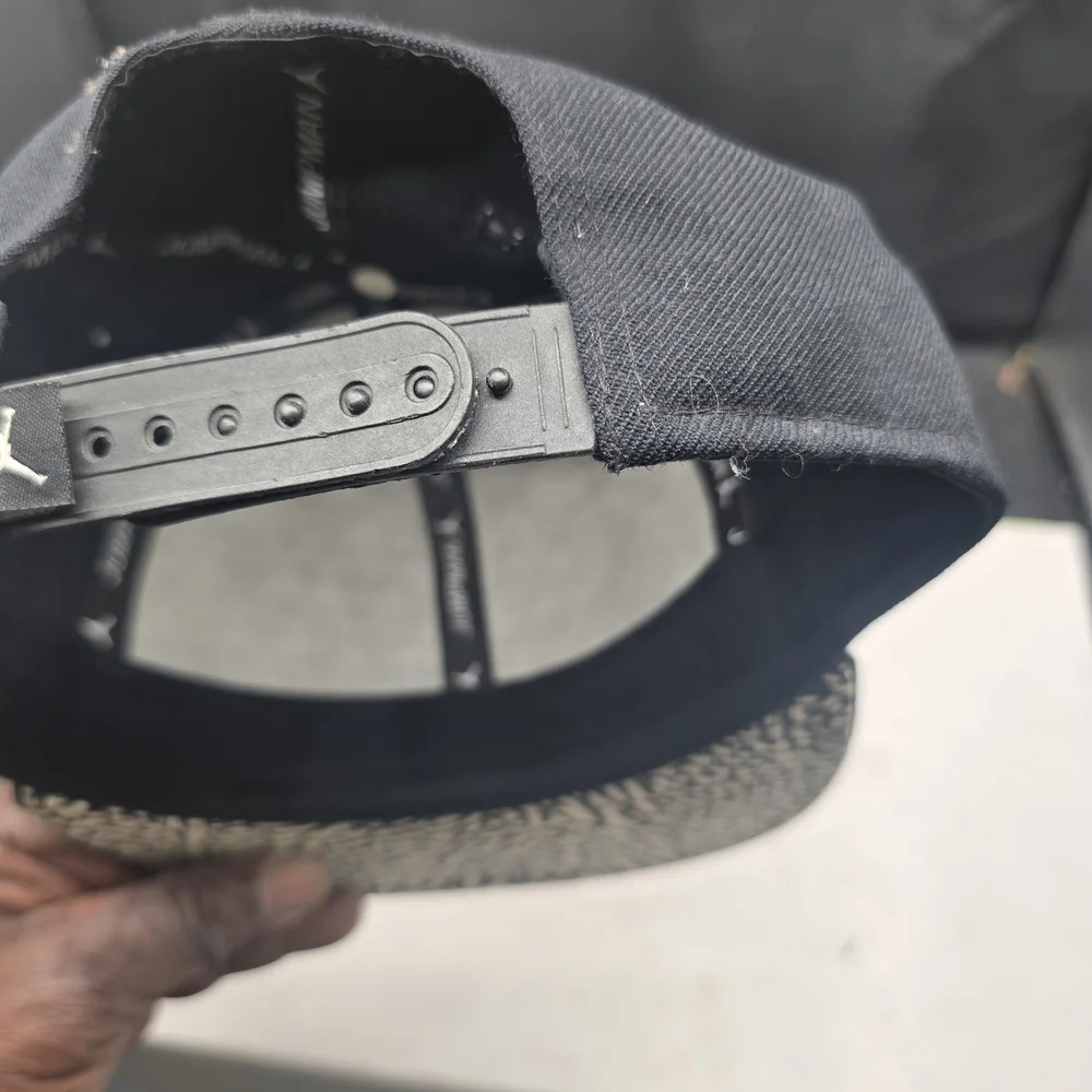 Jordan Black Cap‎ with Silver Logo